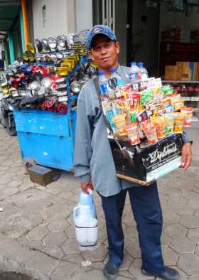 Asie Indonésie Java Bandung Bar alimentation portatif