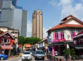 Asie Singapour Kampong Glam malais chinois architecture Des petits morceaux de XIXème siècle subsistent au milieu d'une ville très XXIème siècle
