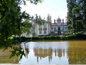  Portugal Douro Casa de Mateus Un étrange manoir qui se mire dans un bassin