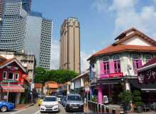 Asie Singapour Kampong Glam malais chinois architecture Des petits morceaux de XIXème siècle subsistent au milieu d'une ville très XXIème siècle