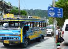 Thaïlande tsunami A Patong Beach (Phuket), les panneaux font partie du paysage. Les touristes les voient-ils ?