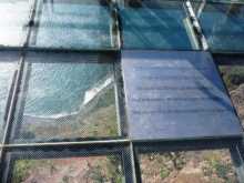 Cabo Girao, Madère une plate-forme en verre qui surplombe un immense précipice