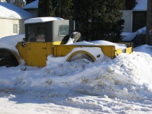 Une camionette sous la neige (Winnipeg, Manitoba, Canada)