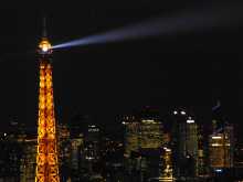 Paris Tours La Tour Eiffel vue de la Tour Montparnasse sur fond des tours de La Défense 