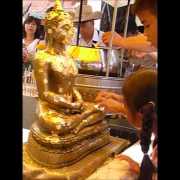 Embedded thumbnail for Ferveur bouddhiste à Bangkok 