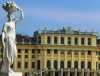 Autriche Vienne palais Schönbrunn Siss Elisabeth en Autriche baroque rococo jardins Gesamtkunstwerk Beaucoup de statues autour des immenses façades jaune ocre 