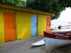 Maison de pêcheur, barque et planche à voile à Sainte-Anne (Martinique, Antilles)