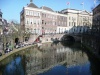 rayon de soleil sur les bars bordant de l'Oudegracht (vieux canal) en Hollande